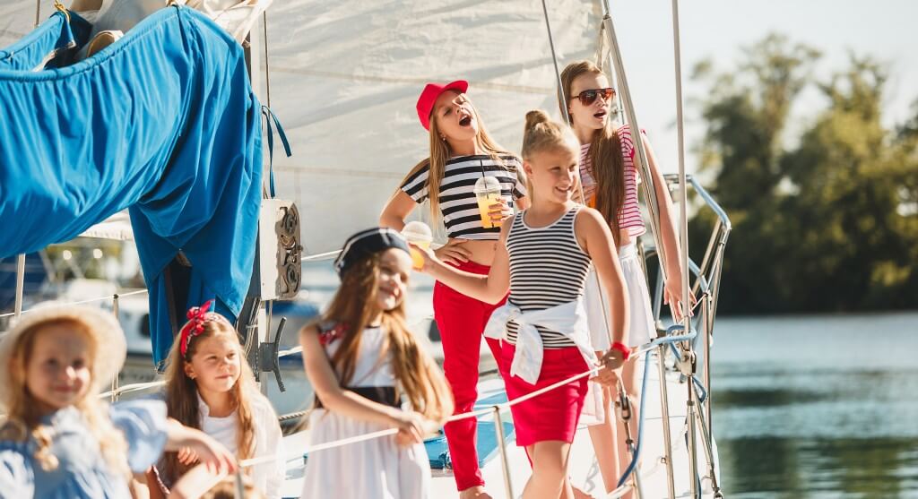 Kids Sailing, class trips, sailing Balatonboglár